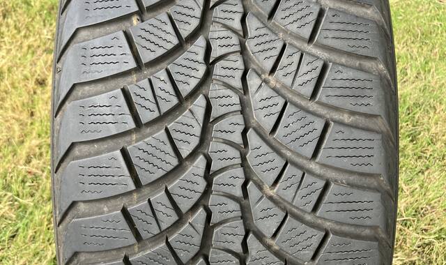 Auto-Moto pneus KUMHO  ayant Servi 16000 km