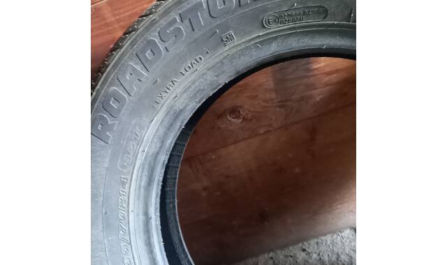 Auto-Moto 1 pneu Roadstone