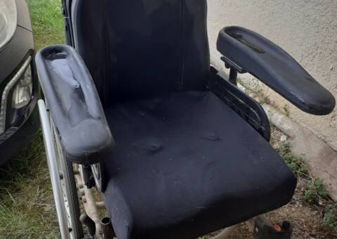 Divers fauteuil roulant