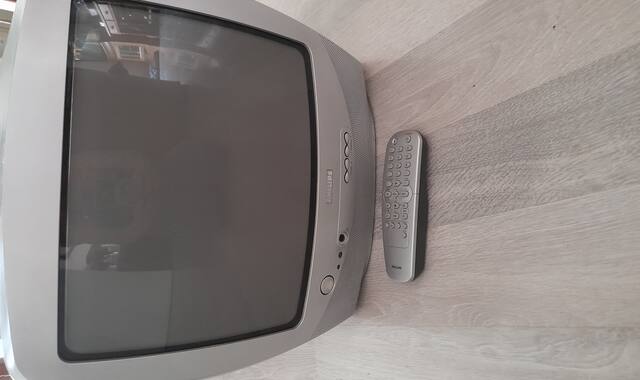 Divers petite tv
