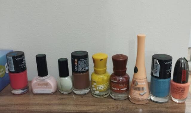 Divers lot vernis