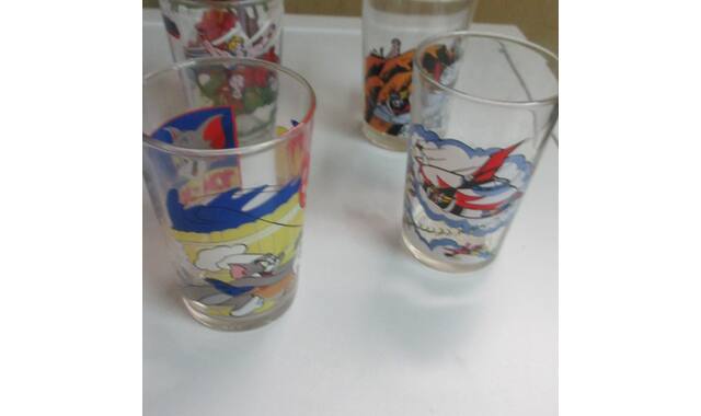 Divers verres de table