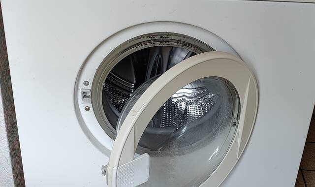 Electroménager machine a laver Siemens + congélateur en parfait état de fonctionnement