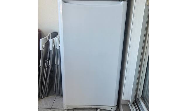 Electroménager frigo congelateur Indesit