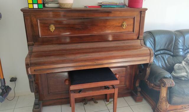 Instruments de musique piano droit