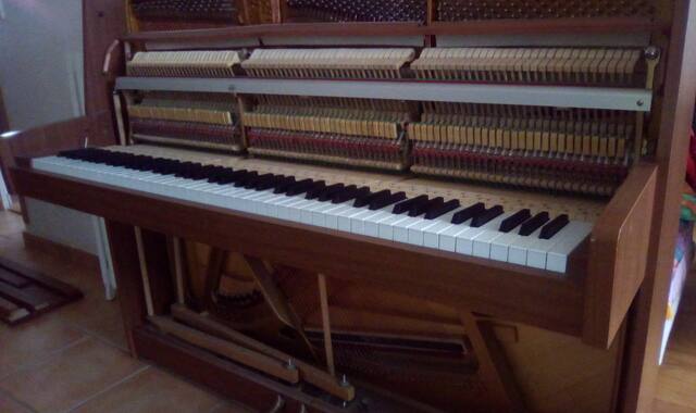 Instruments de musique piano droit Keilberg