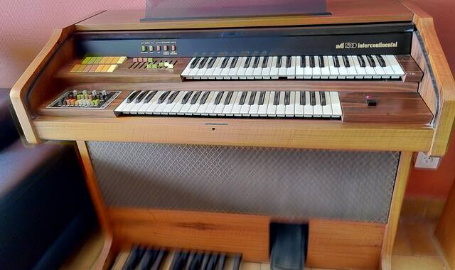 Instruments de musique orgue des années 70