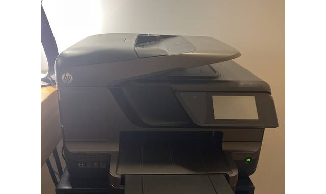 Informatique imprimante HP Officejet Pro 8600 qui fonctionne
