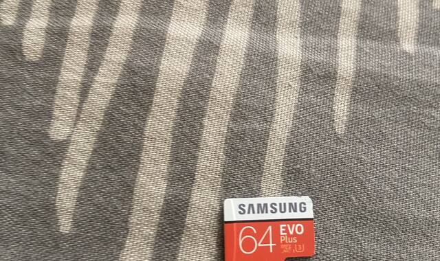 Informatique carte sd 64go