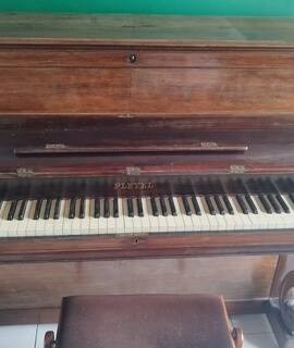 Instruments de musique Piano Pleyel 1900 et tabouret