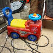 Jeux, Jouets table d'éveil et voiture d'enfant