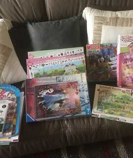 Jeux, Jouets pour enfants des puzzles, des feutres et coloriages