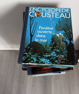Livres-Revues encyclopédie Cousteau