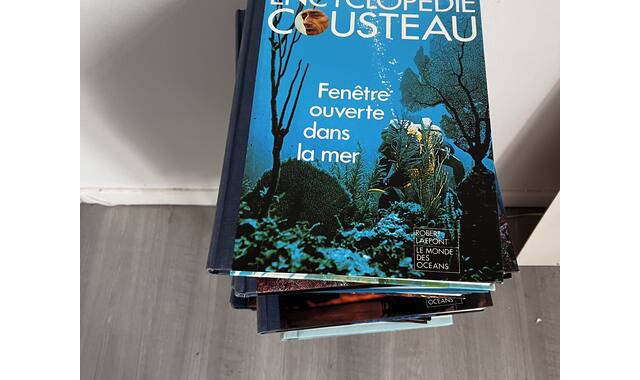 Livres-Revues encyclopédie Cousteau