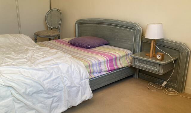 Literie lit 140 et sa commode