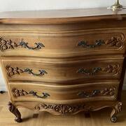 Meubles commode en noyer style Louis XV