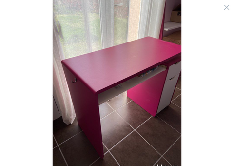 Meubles bureau enfant fille + étagère assortie