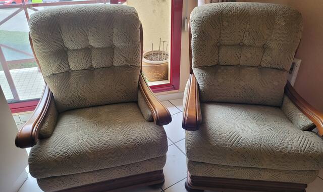 Meubles 2 fauteuils + 1 Canapé