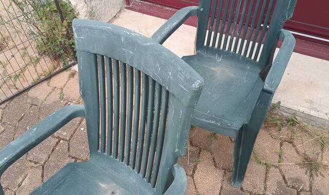 Meubles deux chaises de jardin