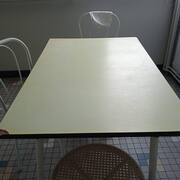 Meubles table