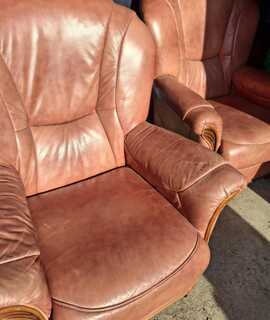 Meubles ces 2 fauteuils en cuir