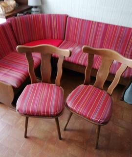 Meubles banquette coffre avec chaises et table