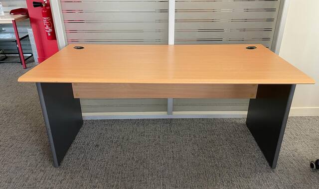 Meubles lot de 88 bureaux droit 160x80x70 Bois