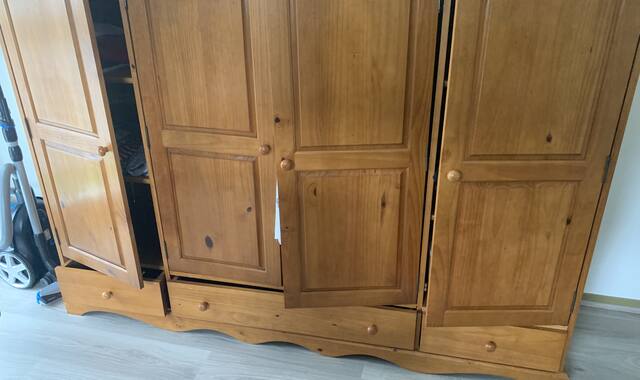 Meubles armoire basse en pin