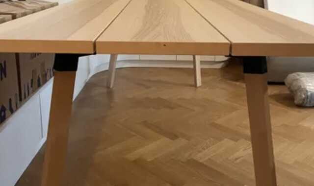Meubles d’une table à manger IKEA en très bon état