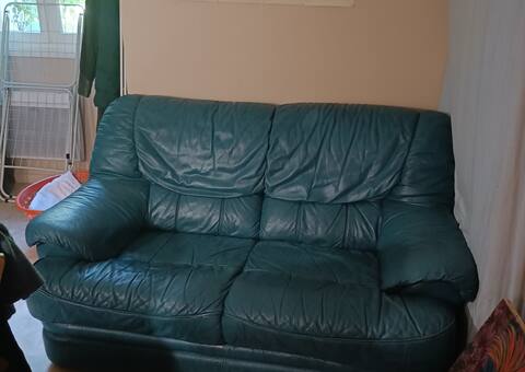 Mobilier canapé en cuir+un fauteil