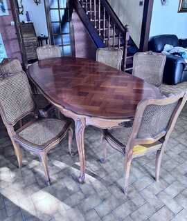 Mobilier table chaises merisier