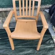 Mobilier chaise avec accoudoirs pour mieux se relever ,pour jardin ou véranda