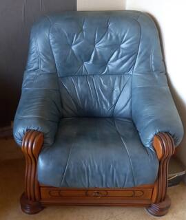 Mobilier 2 fauteuils cuir bois bleus