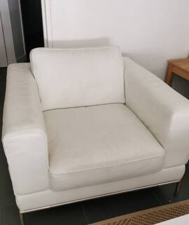 Mobilier lot de 2 fauteuils en cuir blanc