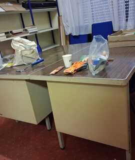 Mobilier 3 bureaux en formica