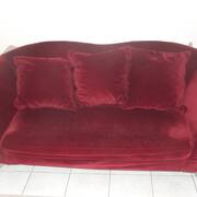 Mobilier canapé vintage 3 places en velour rouge