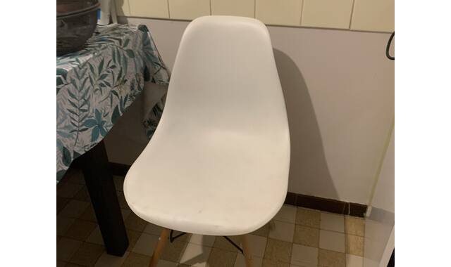 Mobilier chaises blanches x2