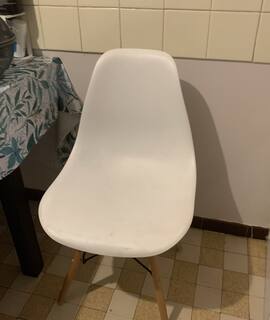 Mobilier chaises blanches x2