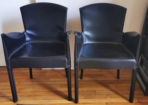 Mobilier 2 fauteuils en cuir marron foncé rochebobois
