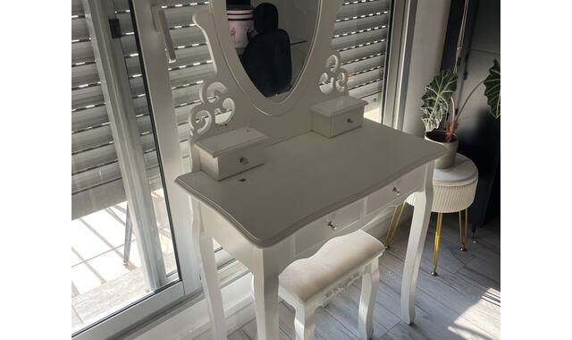 Mobilier coiffeuse blanche