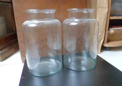 Mobilier 2 vases en verre