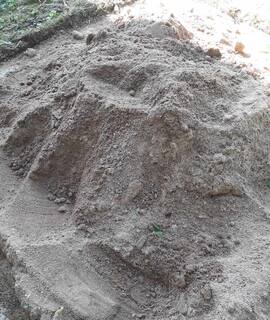 Terre et gravats uRGENT - Donne tas de sable