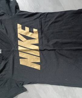 Vêtements tee-shirt noir Nike