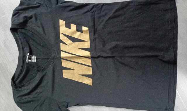 Vêtements tee-shirt noir Nike