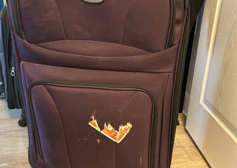 Vêtements grande valise de voyage, en état moyen, les roues doivent être réparées