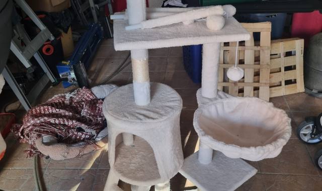 Accessoires pour animaux arbre a chat