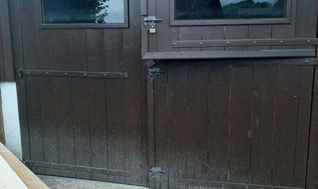 Accessoires pour animaux portes d'ecuries