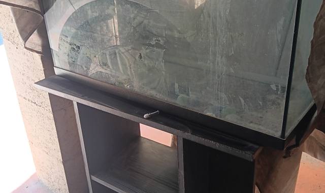 Accessoires pour animaux aquarium et meuble