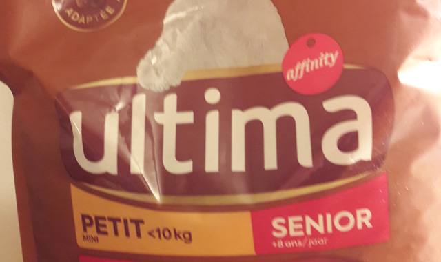 Accessoires pour animaux croquettes Ultima pour petits chiens Senior + 8 barquettes patée César