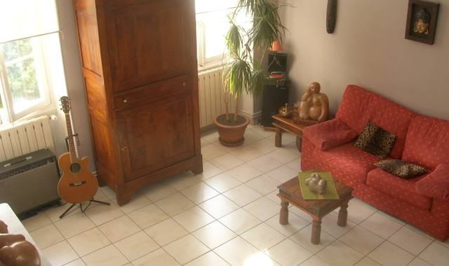 Antiquités homme debout